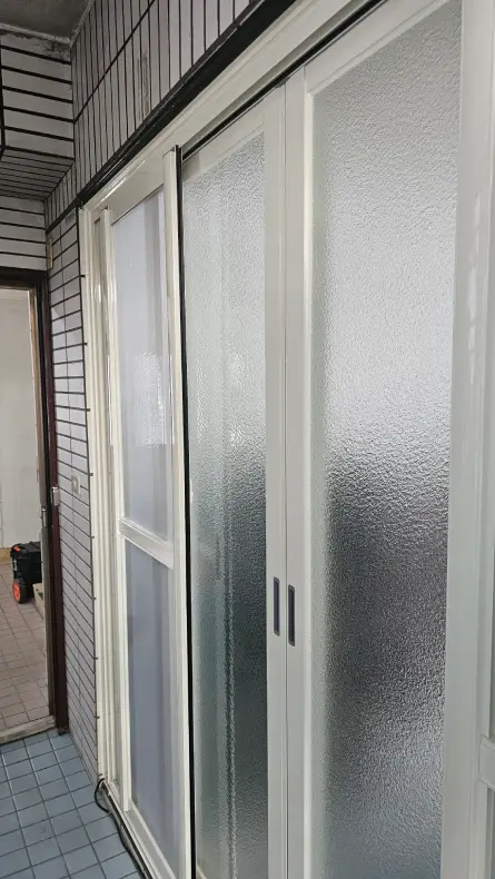 【完工案例】客廳玄關進出口改建：四片式落地氣密窗工程